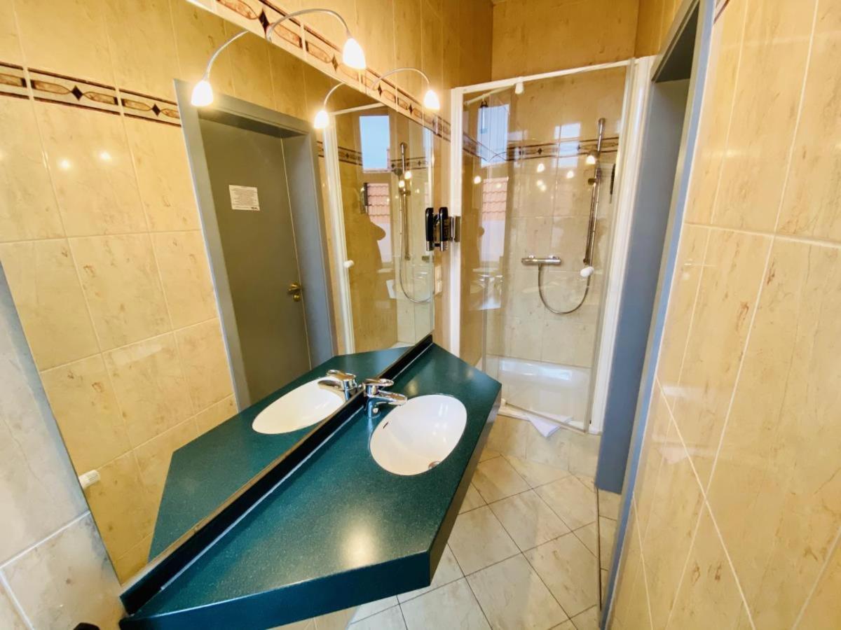 Doppelzimmer Zapfhahn, Direkt Am Alten Strom Rostock Eksteriør billede
