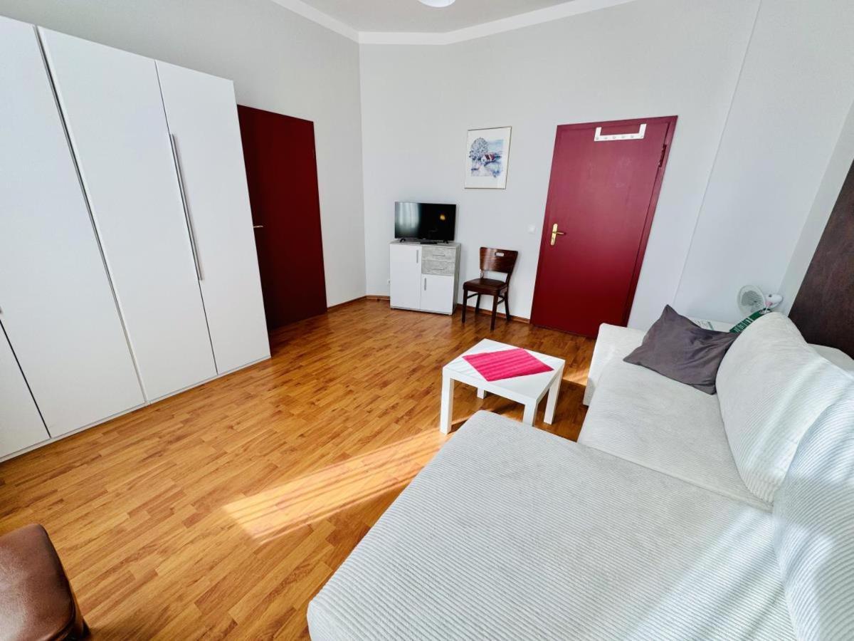Doppelzimmer Zapfhahn, Direkt Am Alten Strom Rostock Eksteriør billede